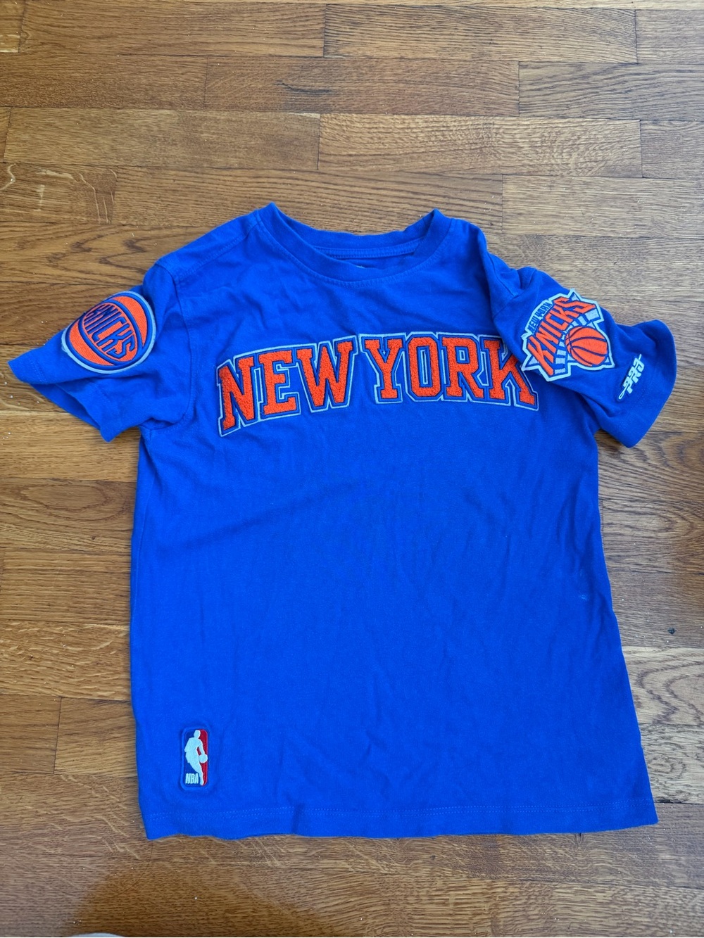 NY Knicks Classic Little Boys Tee size 8/9 (S)